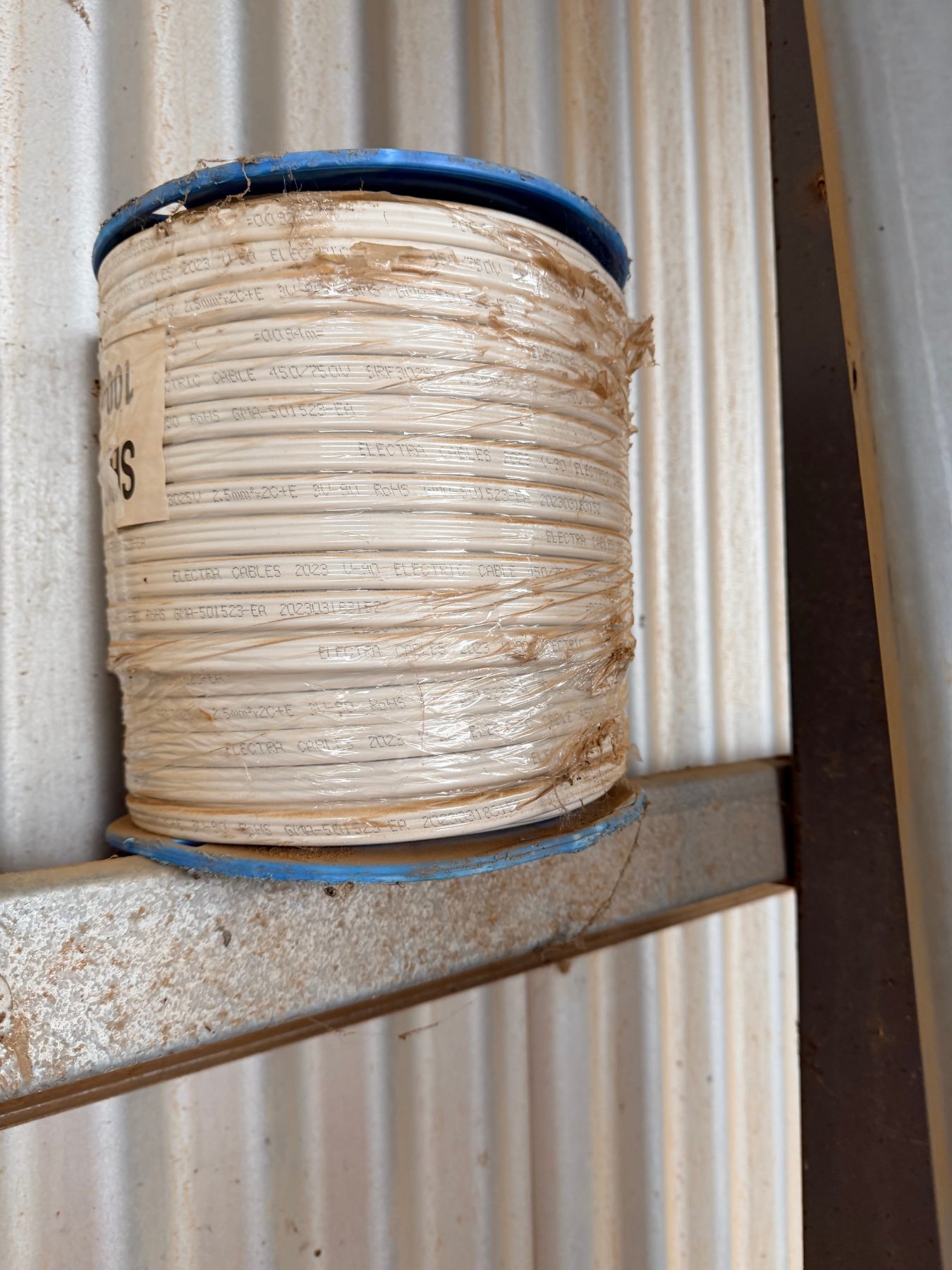 100m coil of electrical cable - photo 2