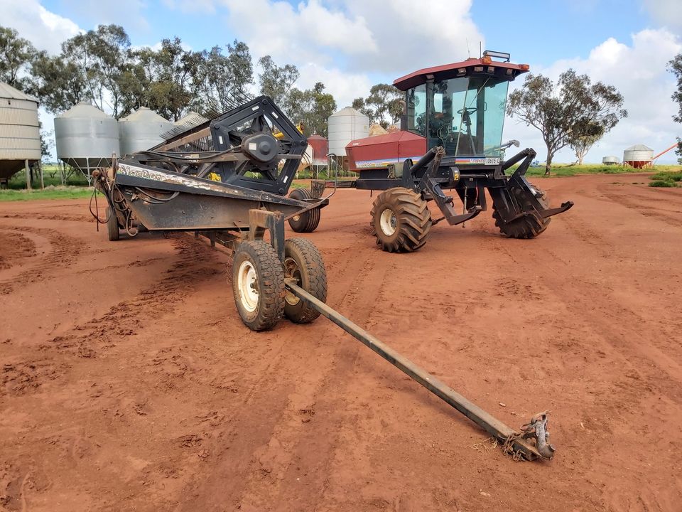 1995 MacDon 9000 Swather with Haybine Front - photo 2
