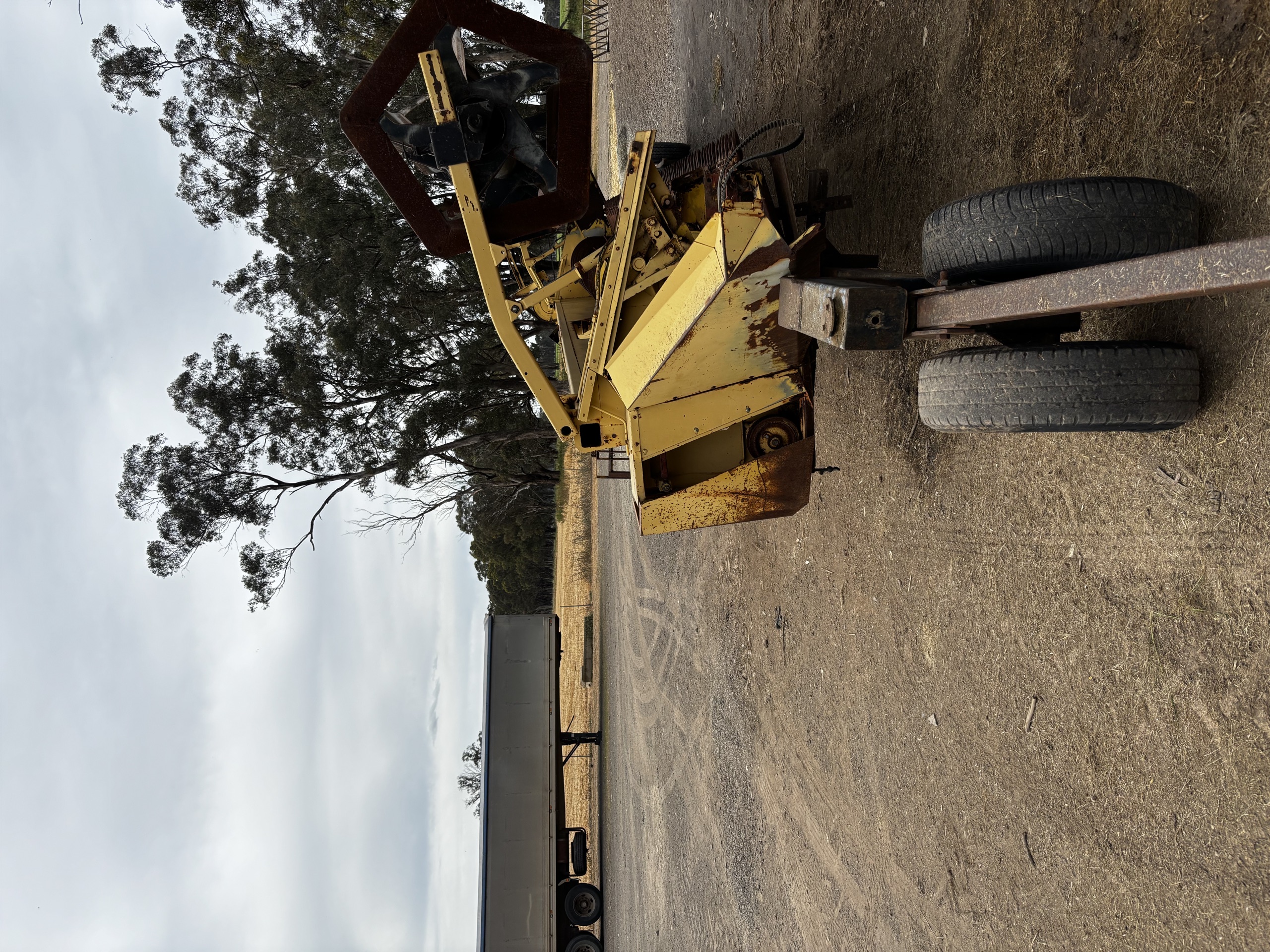 Used - NH-806 Open Front on Comb Trailer - photo 5