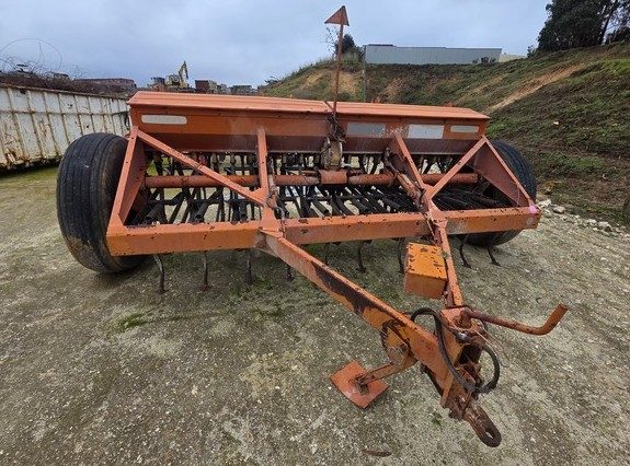 Chamberlain Mark 2 Seed Drill - photo 2