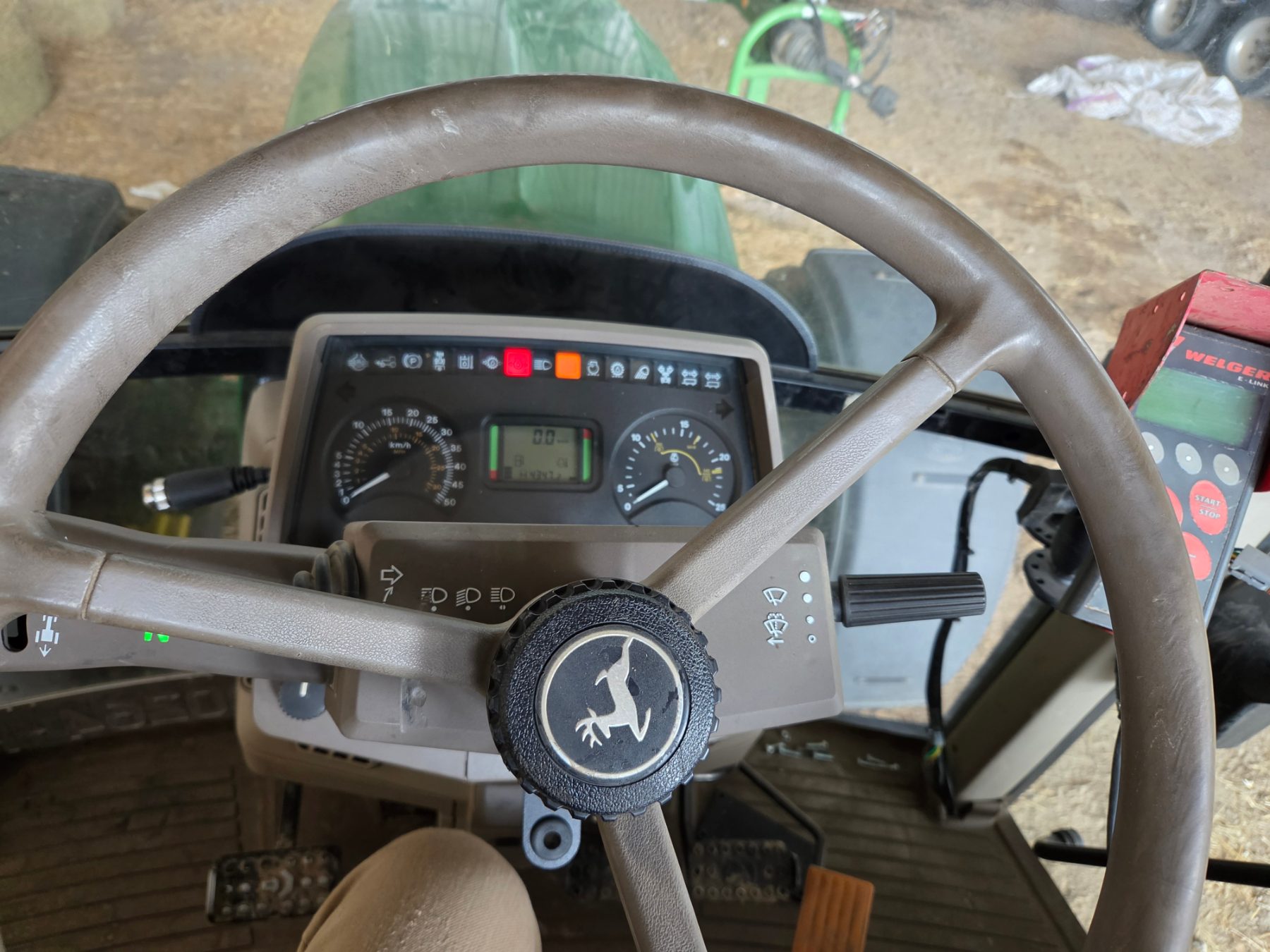 2011 John Deere 6630 FWA Tractor - photo 10