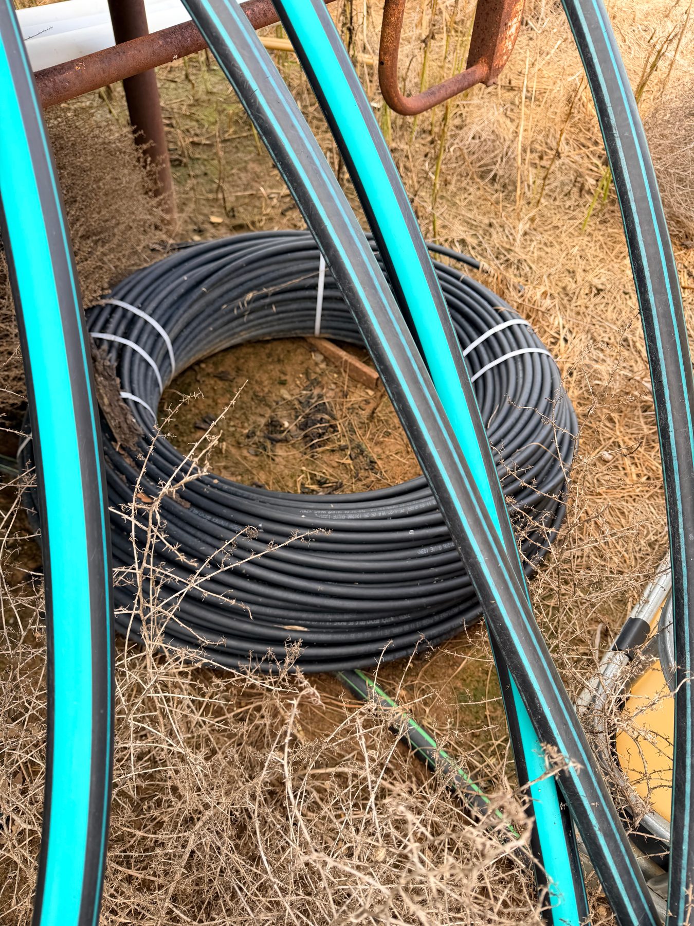 Large quantity of assorted poly pipe - photo 3