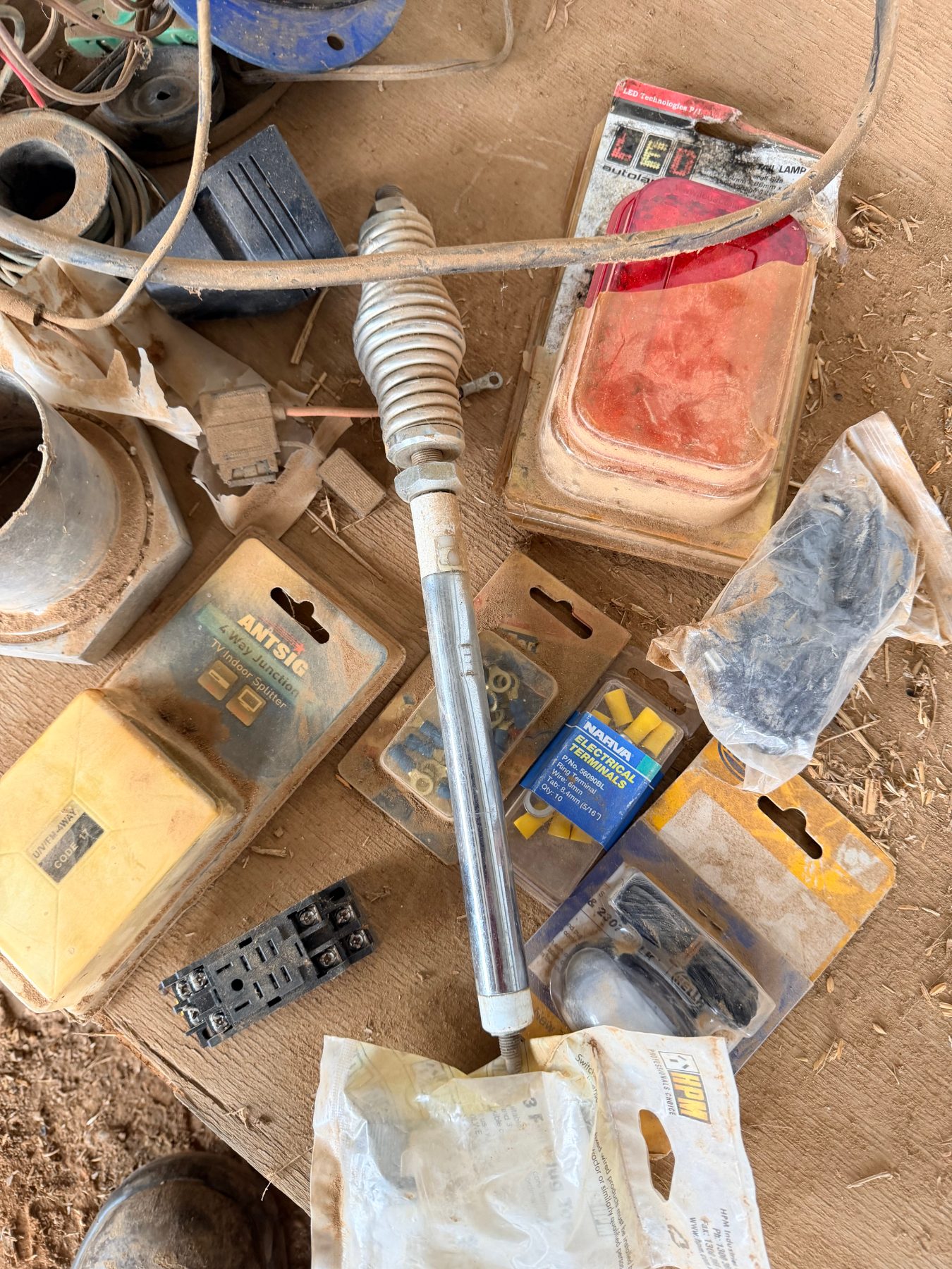 Assorted auto electrical items - photo 6