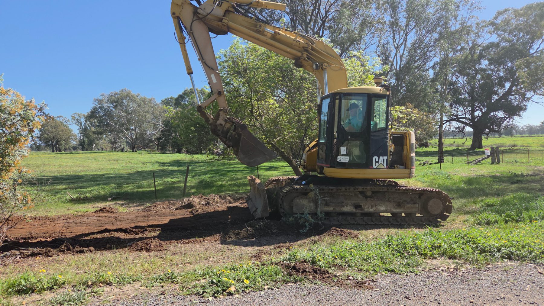 Used - Cat 313b-SR Excavator - photo 1