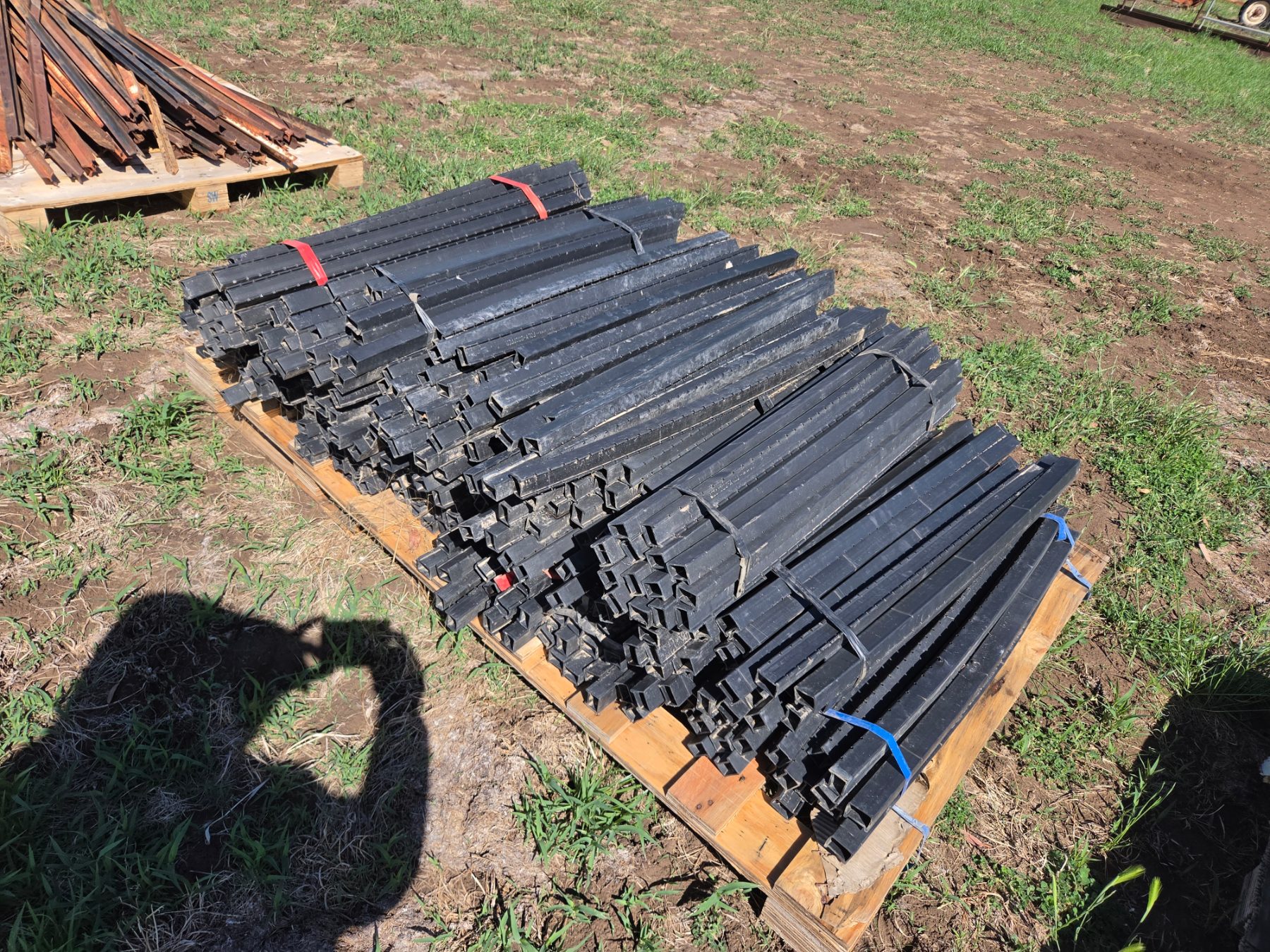 Used - Pallet (A) of Electric Fence Poly Droppers - photo 4
