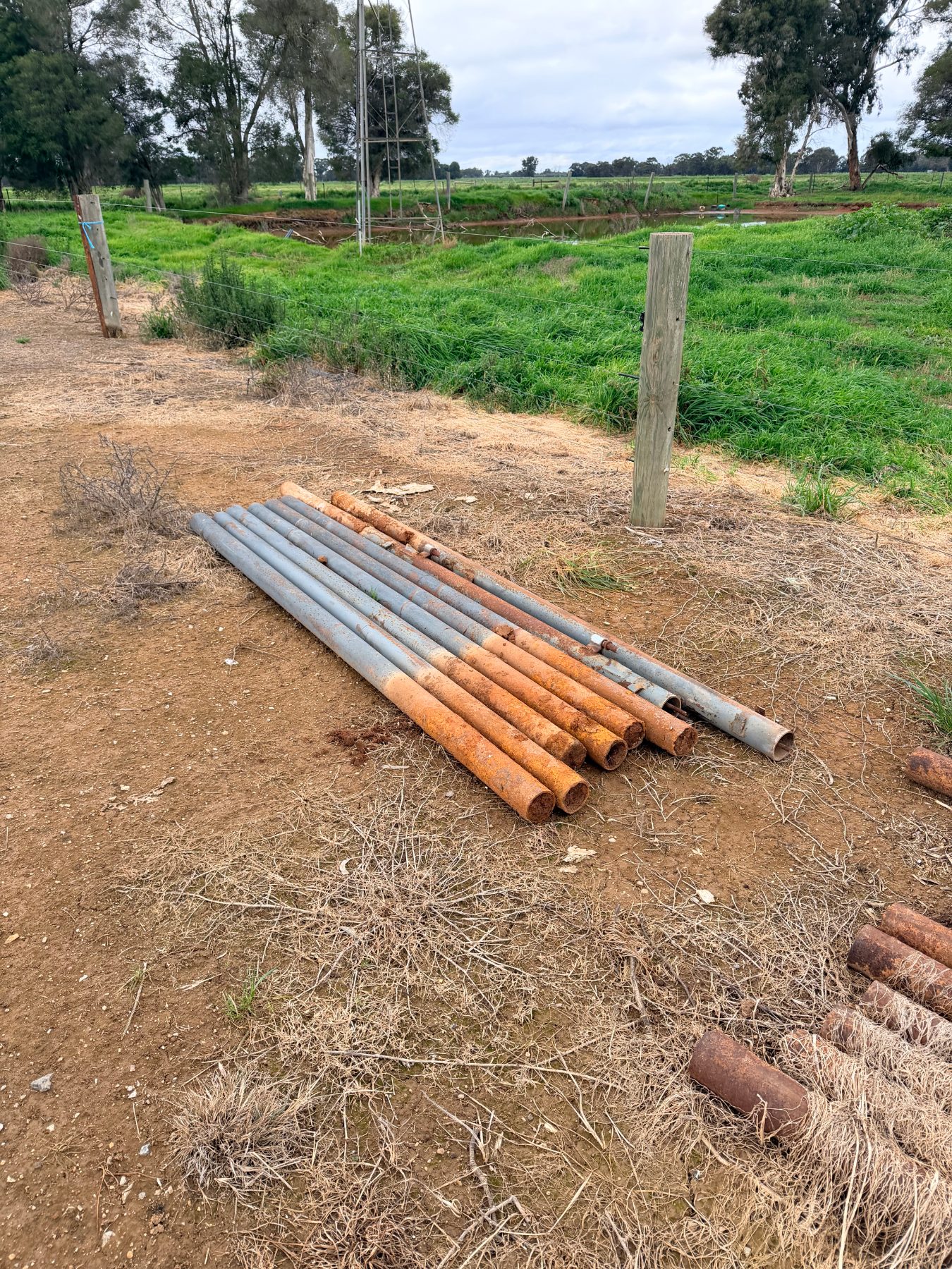 8 of 2.4m x 90mm gal steel posts