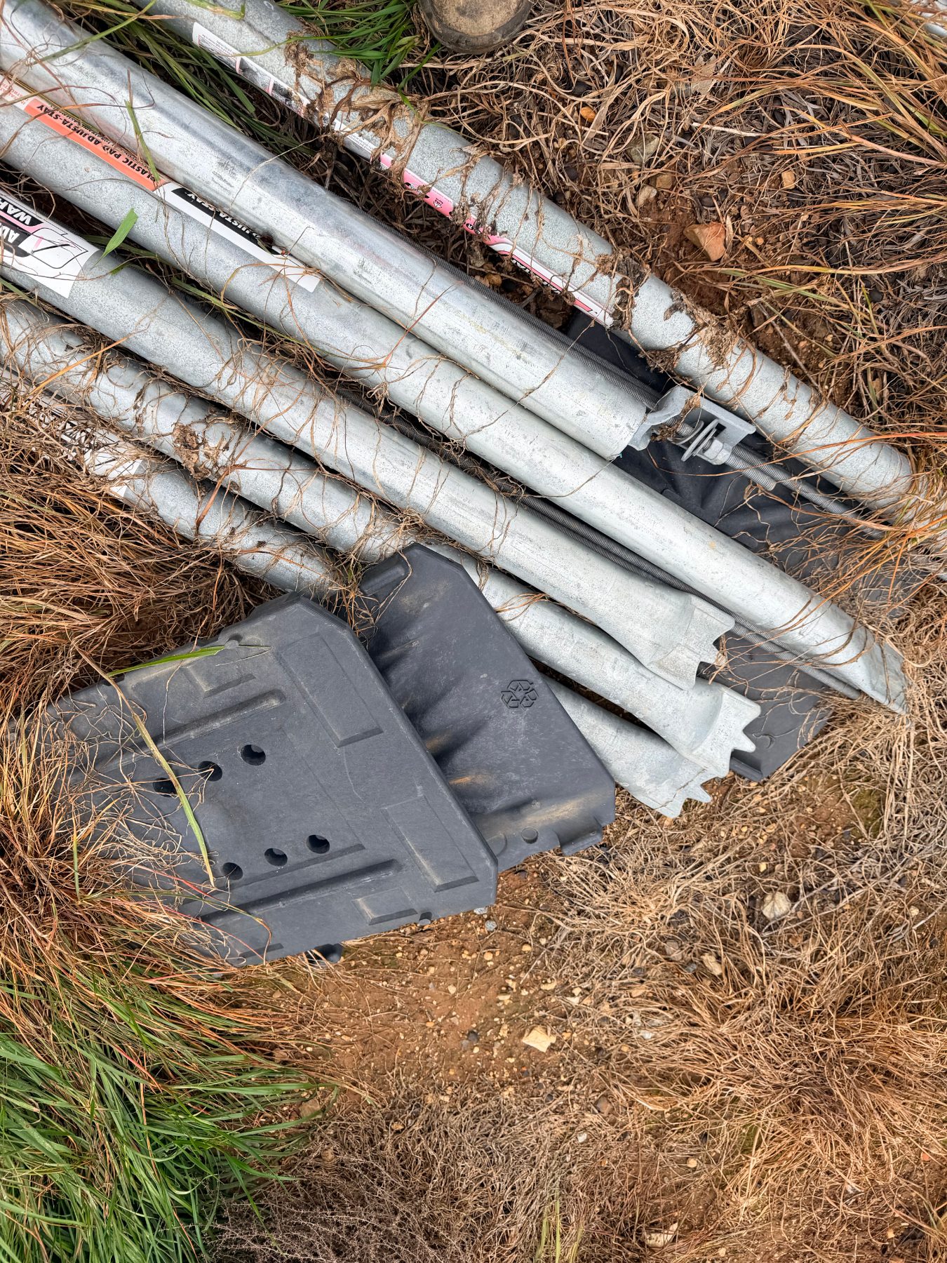 6x as new Waratah steel end assemblies with plastic bases - photo 3