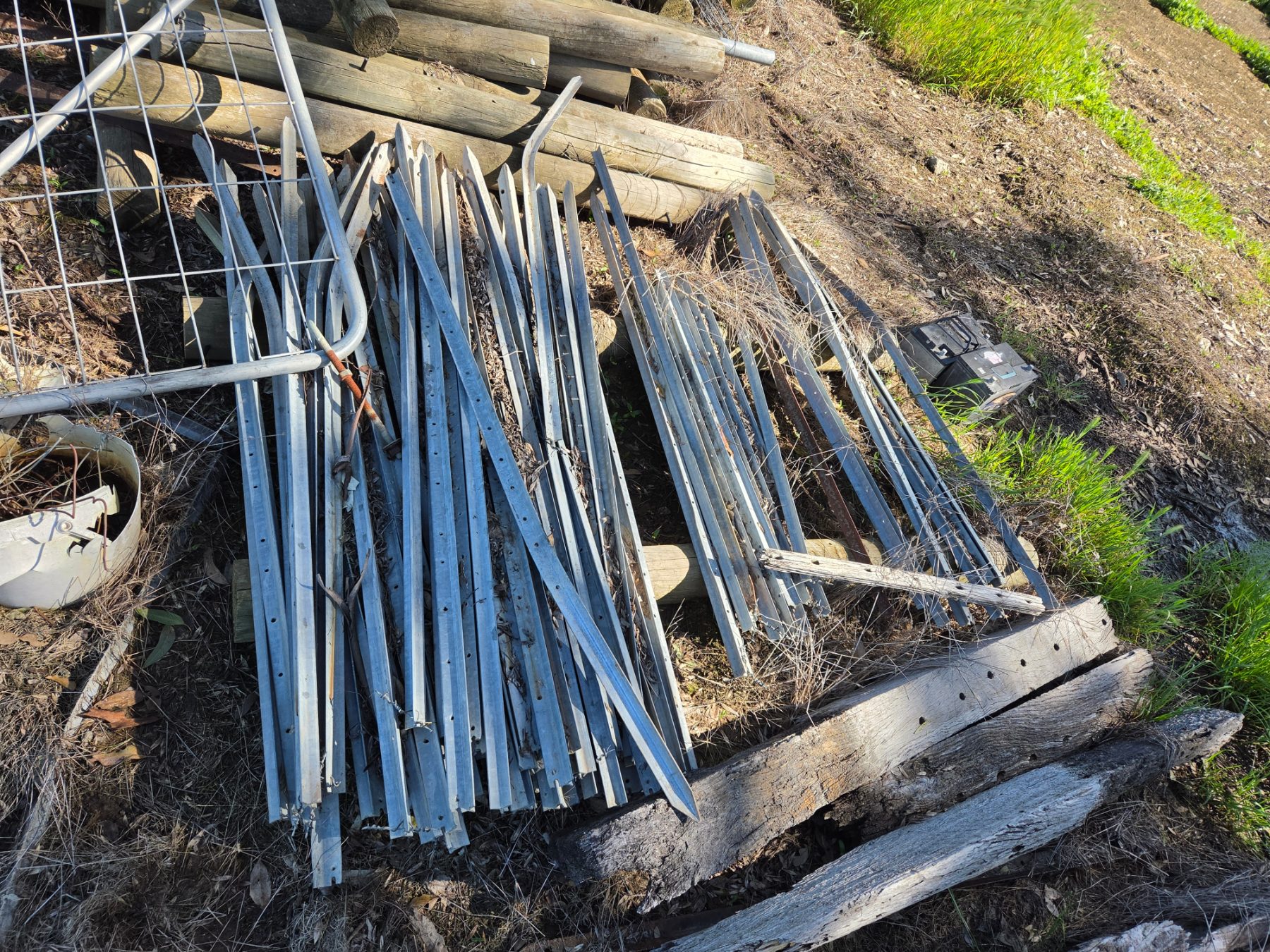 25x 1.65m Galv Star Pickets - photo 3