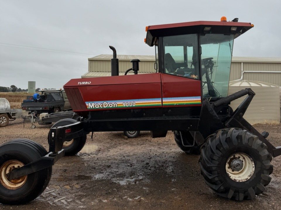 1995 MacDon 9000 Swather with Haybine Front - photo 6