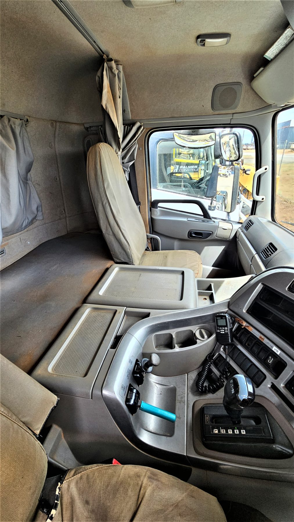 2012 UD Quon Prime mover - photo 5