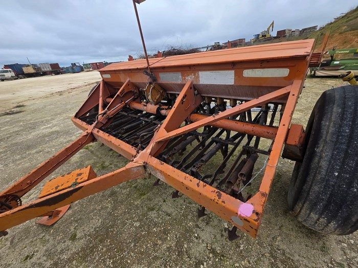 Chamberlain Mark 2 Seed Drill - photo 4