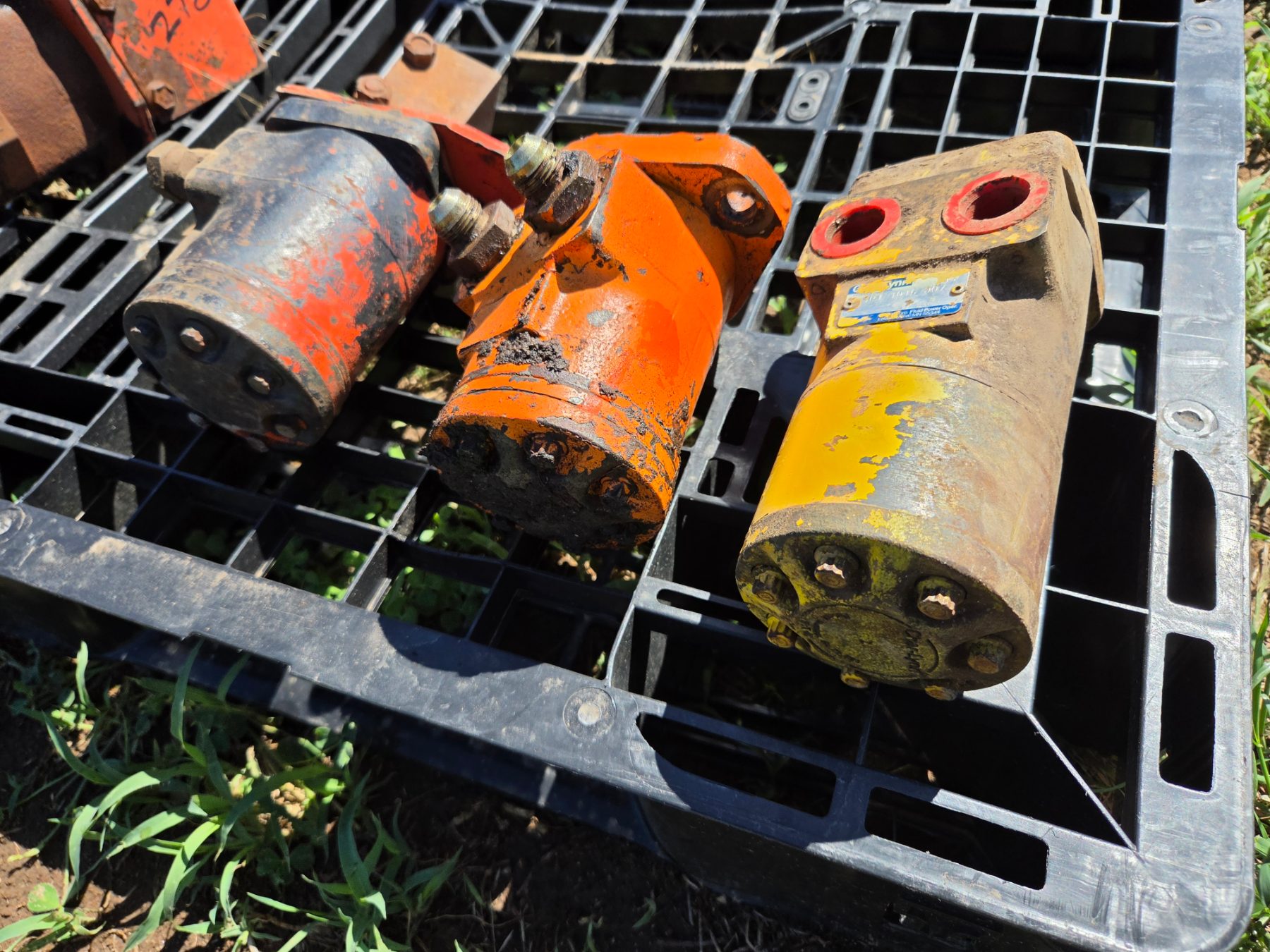 Used - 3x Hydraulic Drive Motors - photo 1