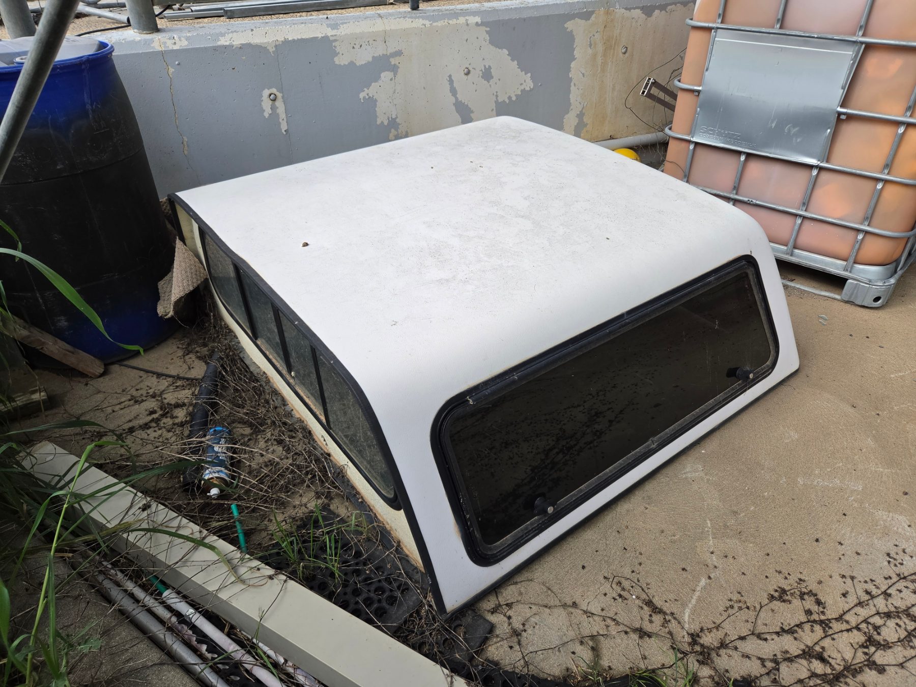 Fibreglass Canopy to suit Toyota HiLux - photo 2