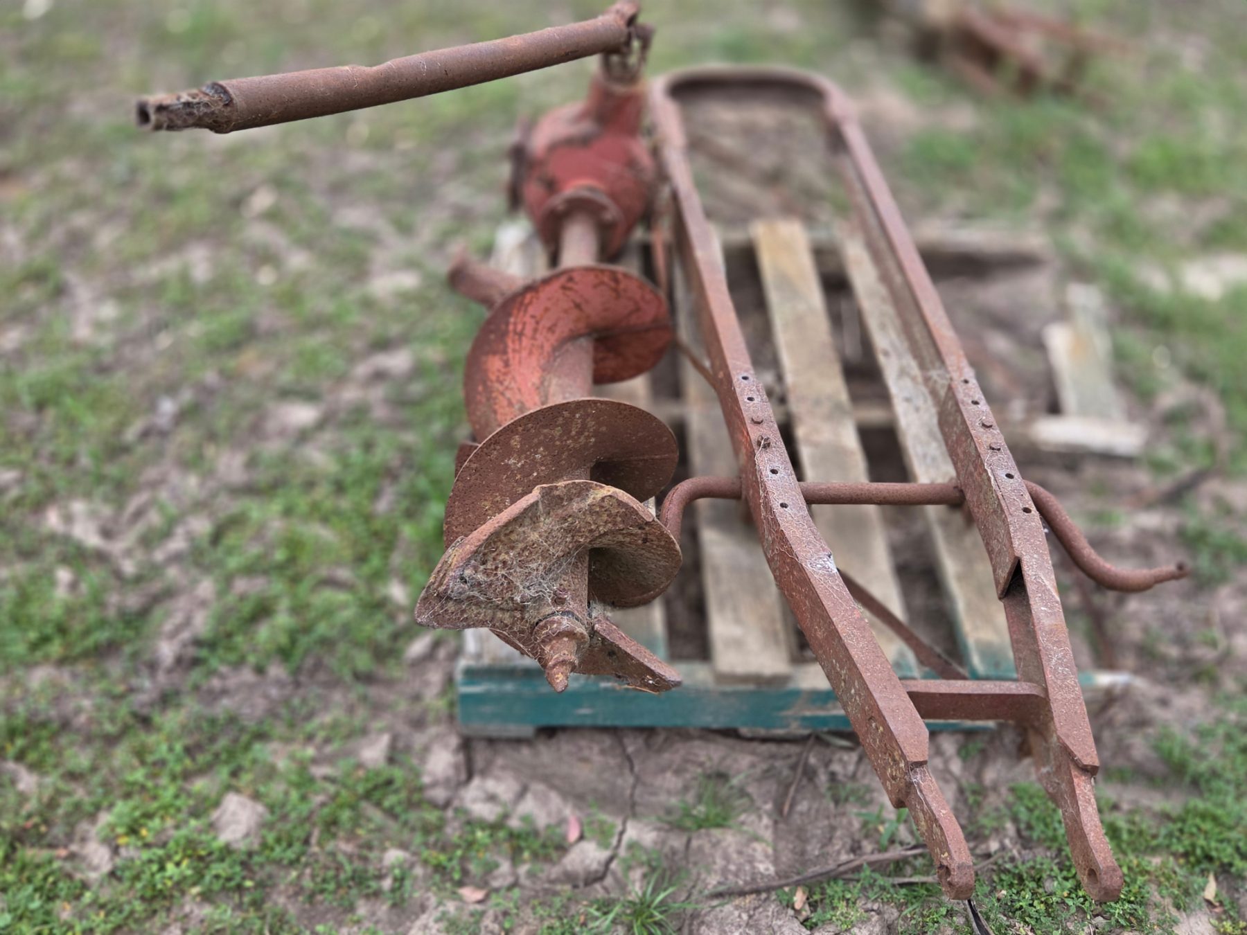 Used - 3pl MF Posthole Digger - photo 1