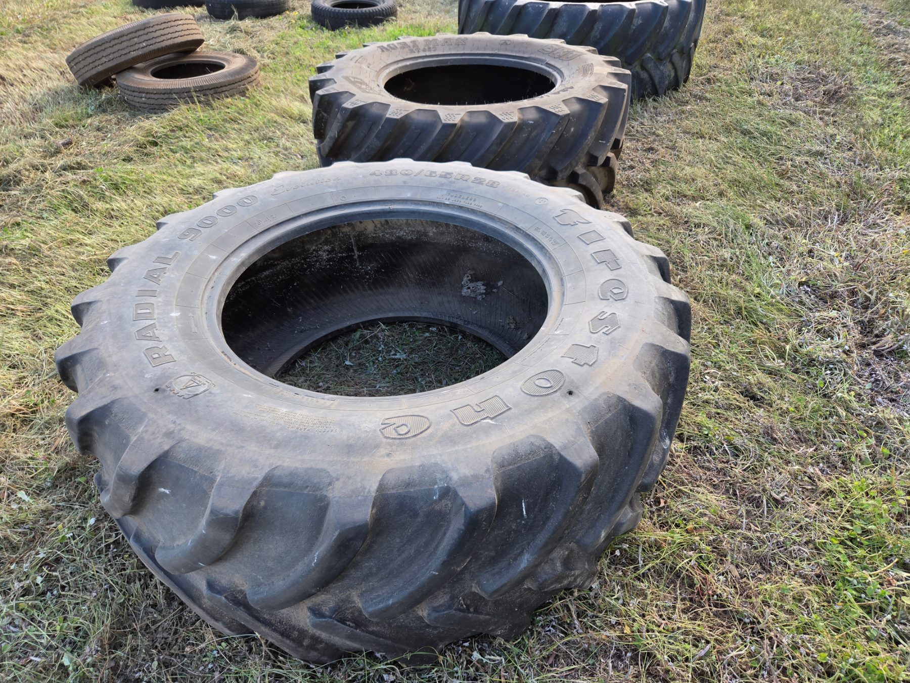 Used - Firestone 480/65R28 Tractor Tyre - photo 1