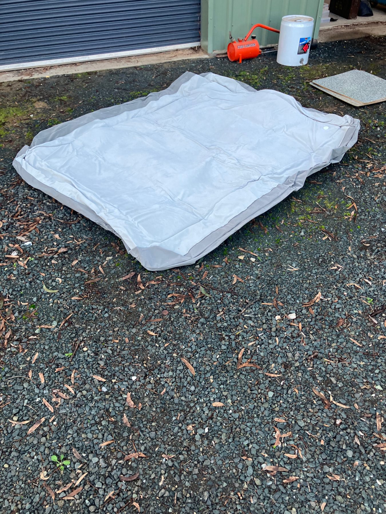Self inflating double blowup mattress