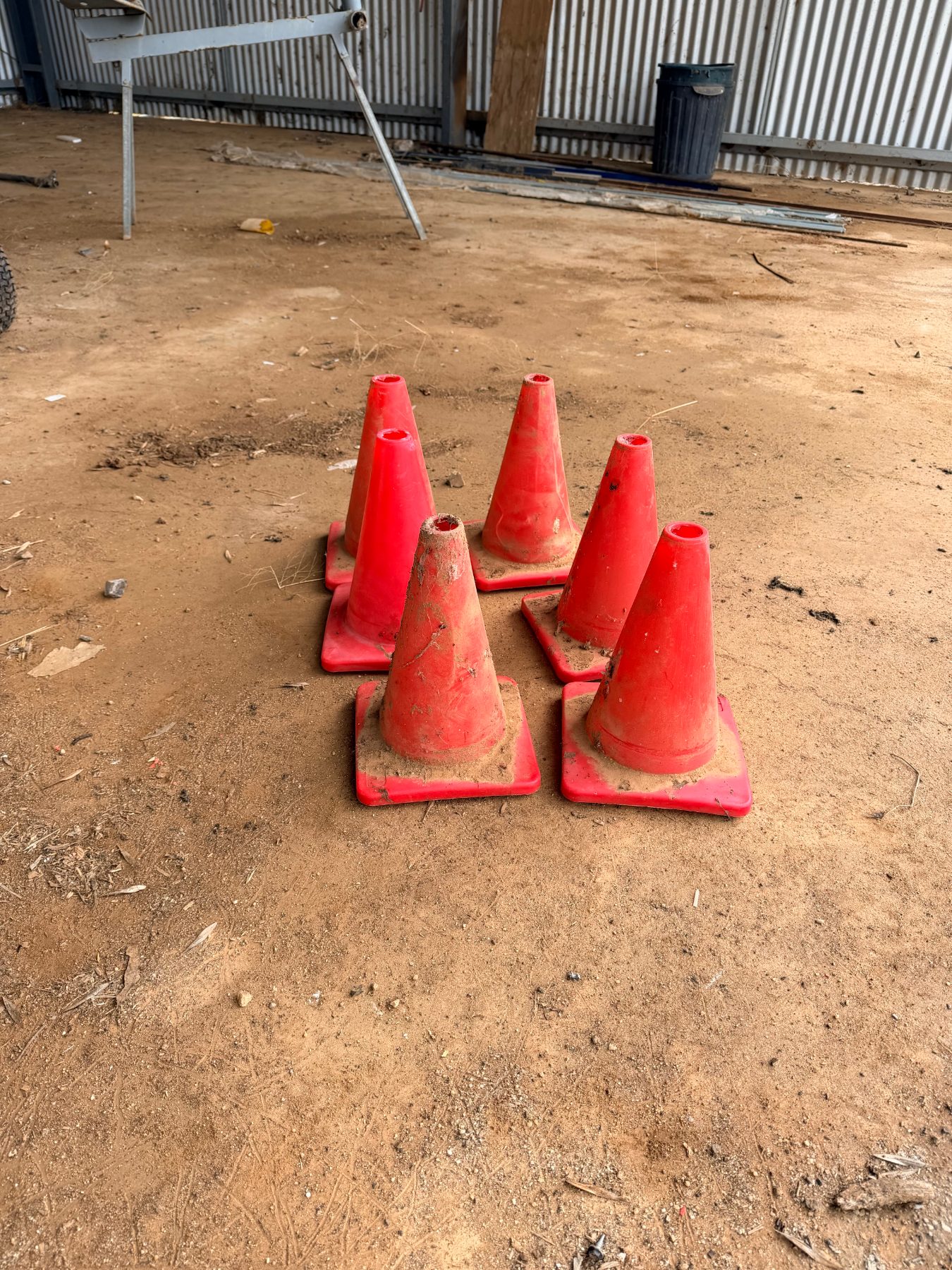 6 witches hats - photo 1