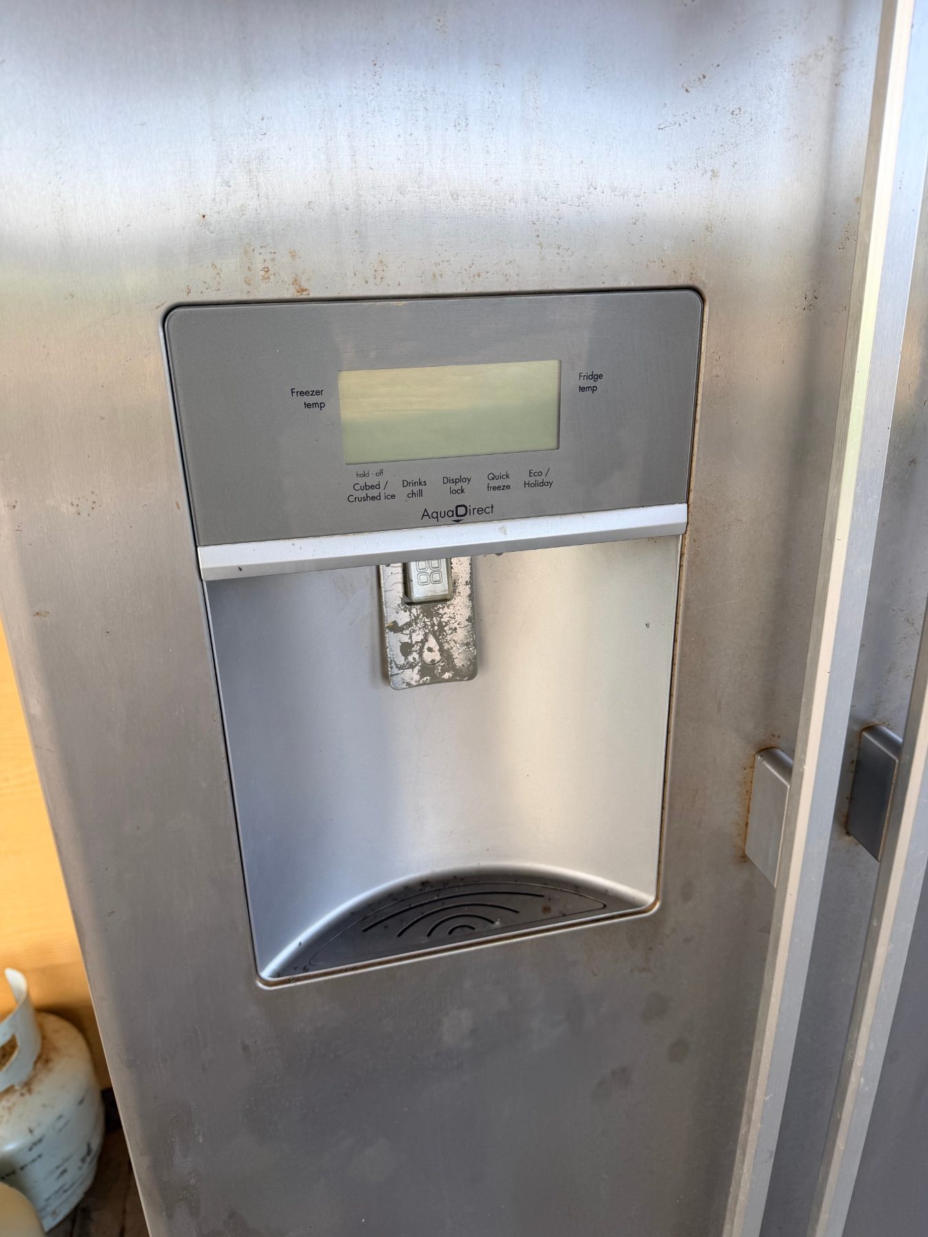 Working 555L Westinghouse Fridge Freezer - photo 4