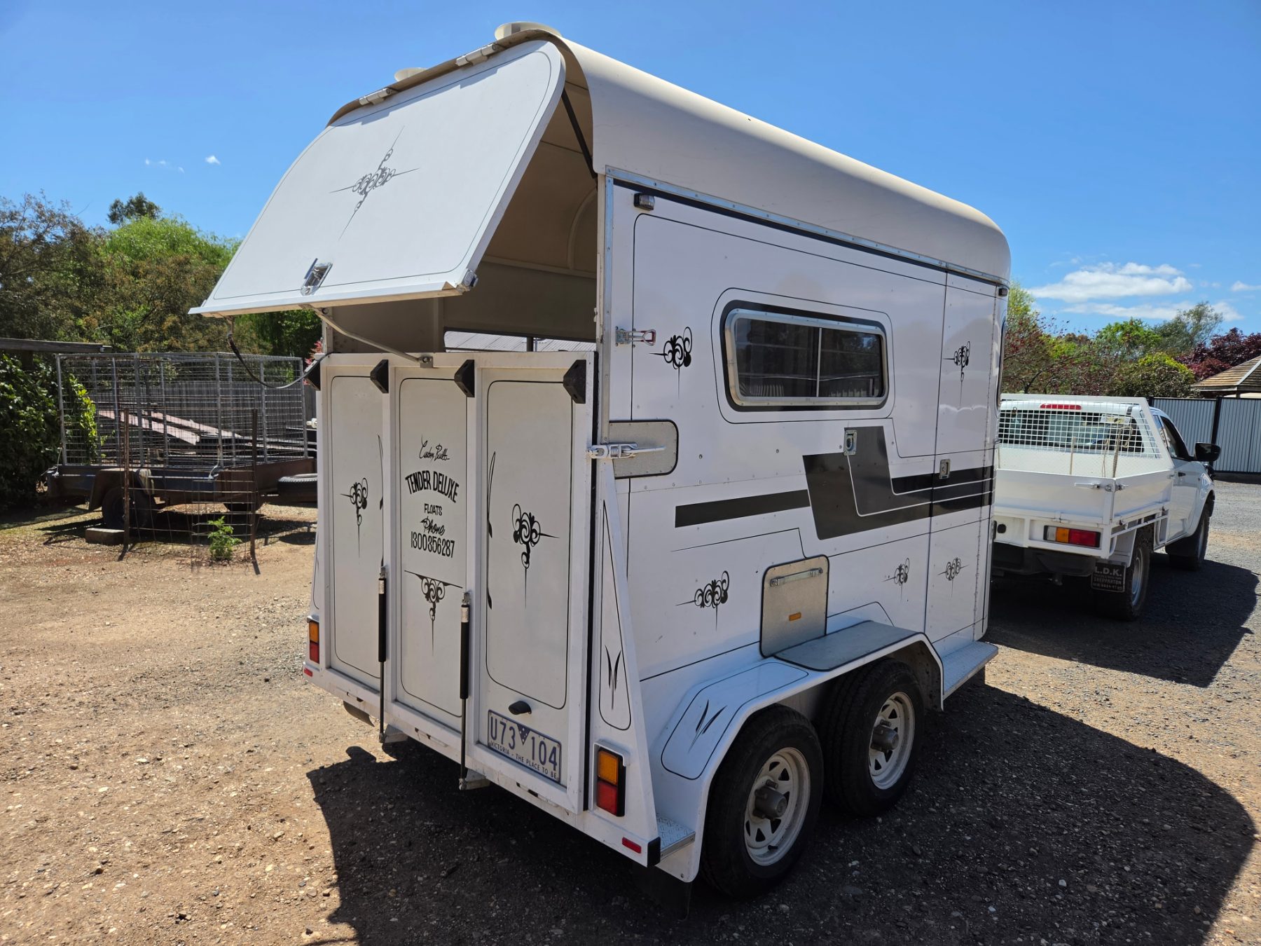 Used - 2012 Tender Deluxe Twin Horse Float (VIN:6T9T27V97CODAZ005) - photo 4