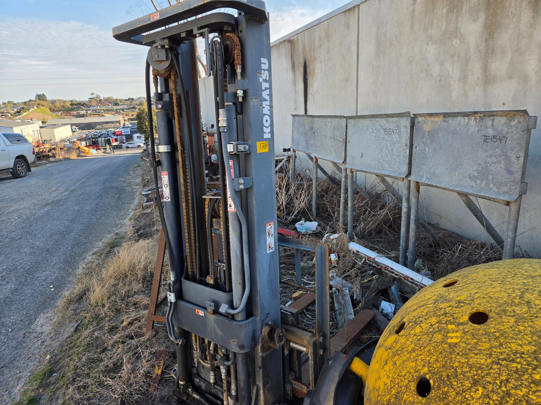 Komatsu Forklift Tower - photo 1