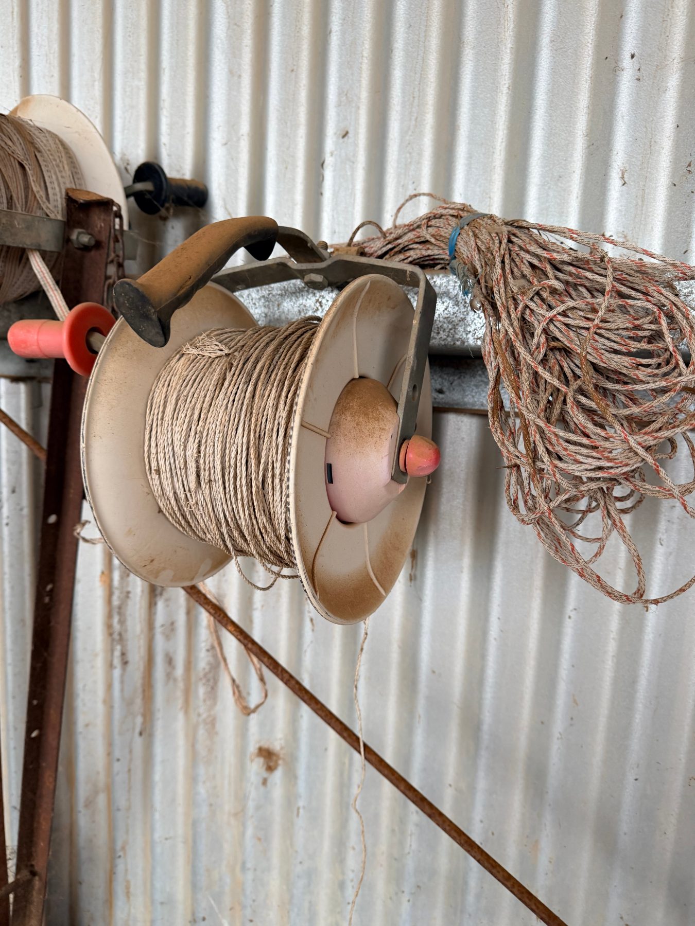 3 electric fence reels - photo 1