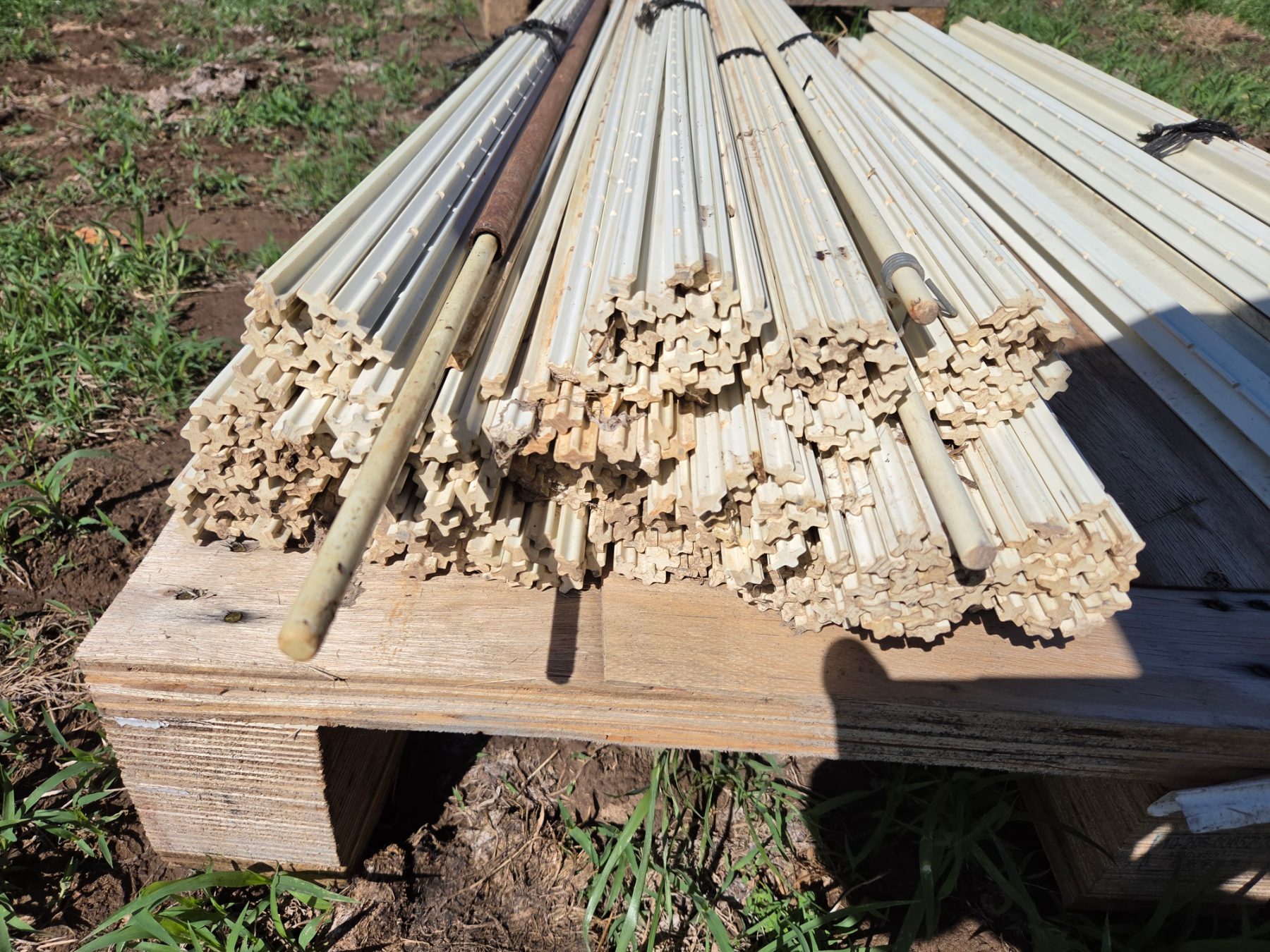 New - Fibreglass Elec. Fence Droppers & Rod Post Rammer - photo 4