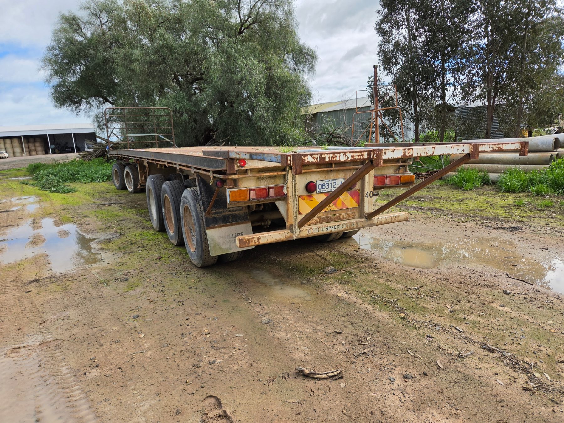 44ft H/duty Tri-axle Farm Hay Trailer - photo 8