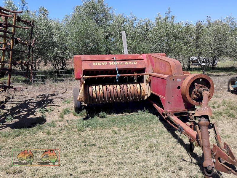 New Holland 281 Sqaure baler