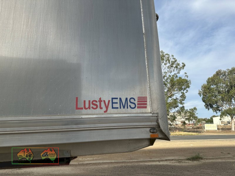 Lusty_EMS trailer B-Double