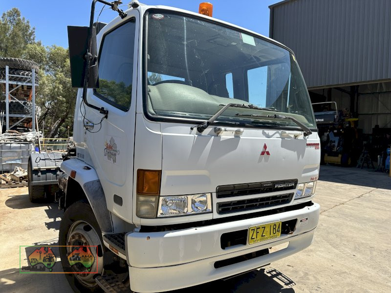 2004 Mitsubishi Prime Mover  MODEL No.  FM67FP2RFAE - photo 8