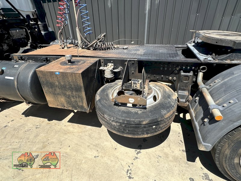 2004 Mitsubishi Prime Mover  MODEL No.  FM67FP2RFAE - photo 4