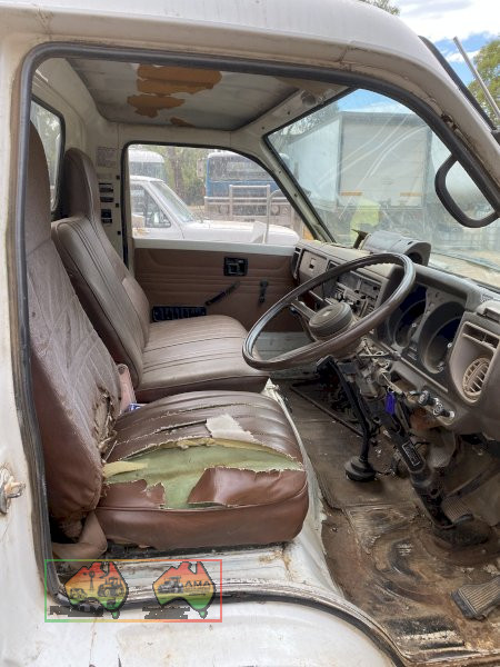 Isuzu KT26 1982 - photo 4