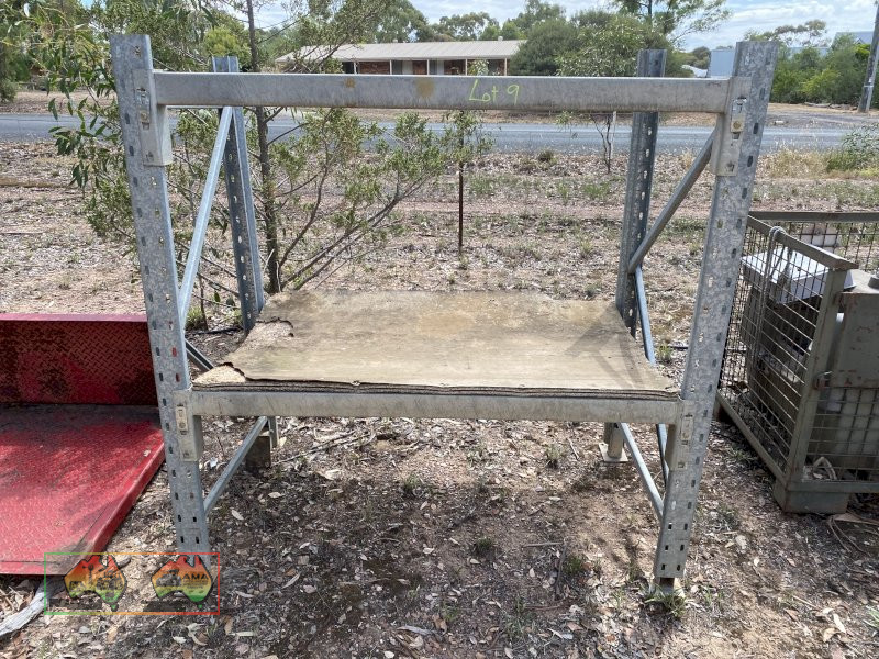 Pallet racking shelf