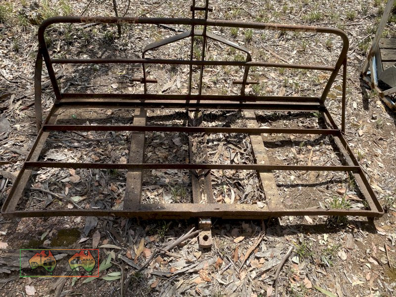 Tractor carryall