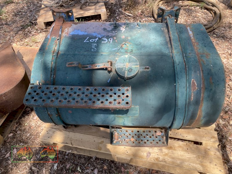 Truck fuel tank