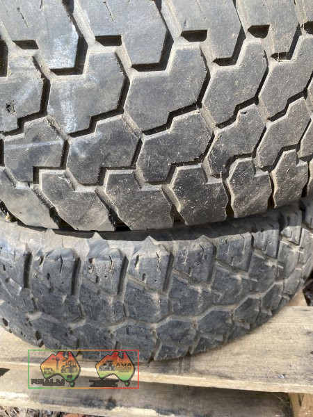 Tyres and Rims 6 studs x4 - photo 3
