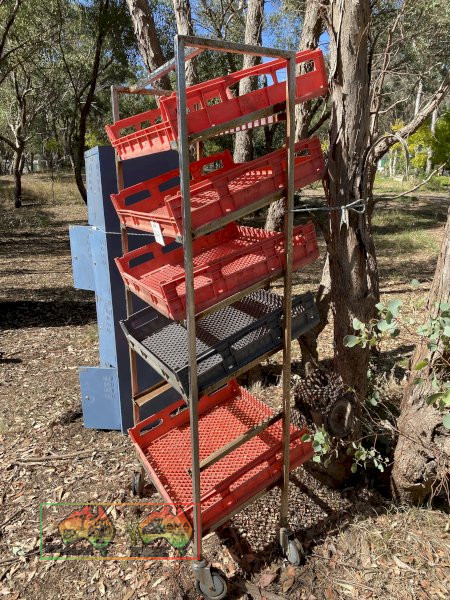 Bread crate Stand with Crates - photo 2