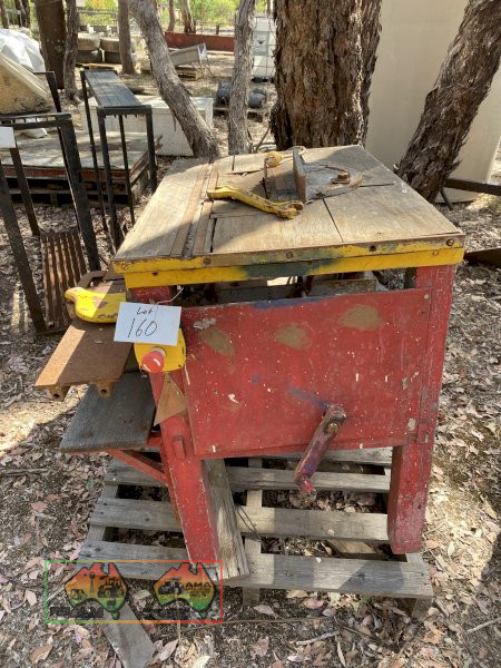 Wood Saw Bench With Planer - photo 1