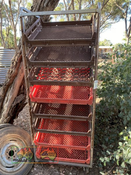 Bread crate trolley on Wheels