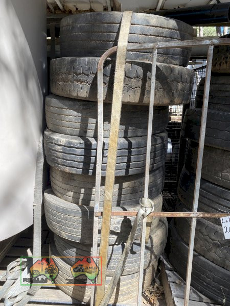 15x Truck Tyres 11R 22's good for farm Dolley - photo 2