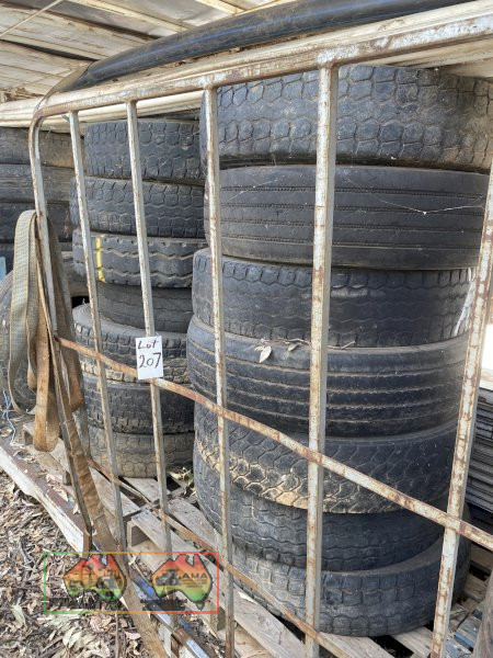 14x Truck Tyres 11R 22 - photo 1
