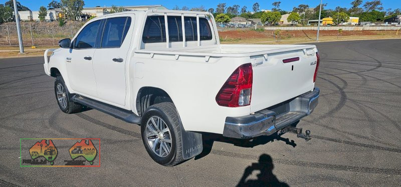 2017 Toyota Hilux SR (Ex Mine Ute) - photo 2