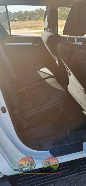 2017 Toyota Hilux SR5 - photo 9