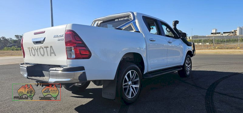 2017 Toyota Hilux SR5 - photo 3