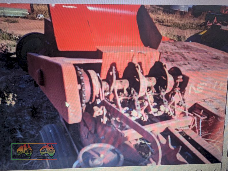NEW HOLLAND 275 BALER - photo 2