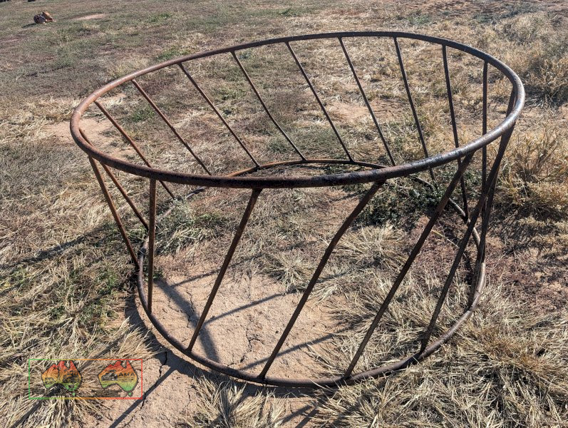 Hay ring feeder (no.7)