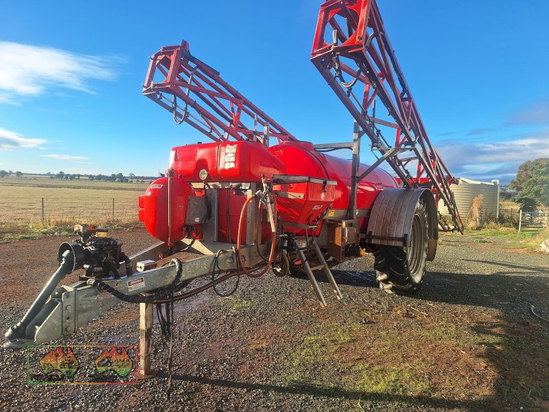 Silvan 5000 litre 28 m boomspray - photo 2