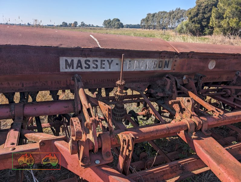 MASSEY FERGUSON 55 Seeder - photo 3