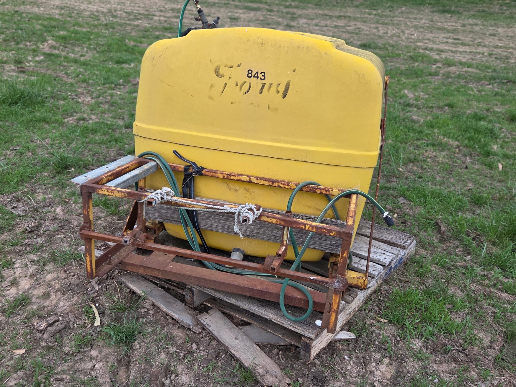 Used - Hardi 3pl 400 Ltr Spray Tank - photo 3