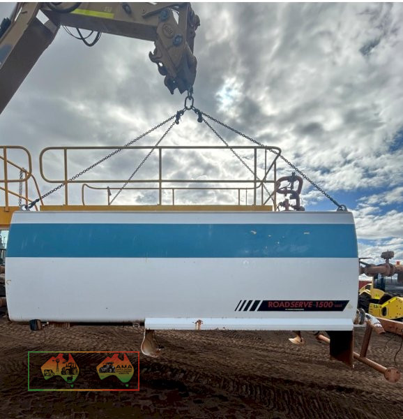 Used - Truck water tank - photo 1